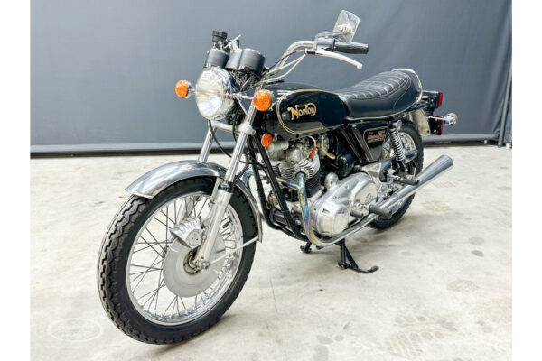 Norton 850 Commando Mk3 “1.800 mls since new” 1975